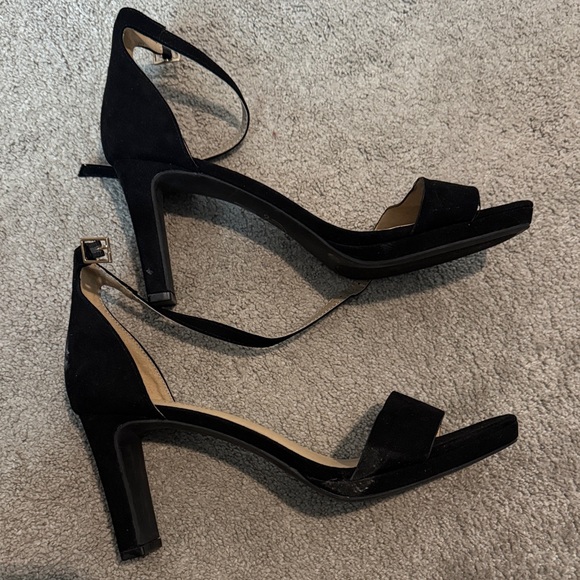 Chinese Laundry Black Heels - Picture 6 of 9